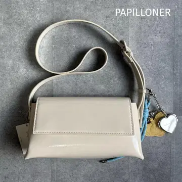 [미사용 새상품] PAPILLONNER 에나멜 숄더백 참 포함