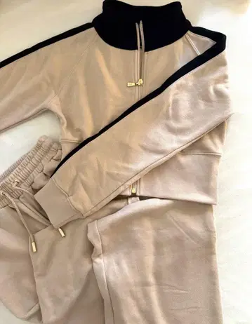 Rady 베이지 하이넥 셋업