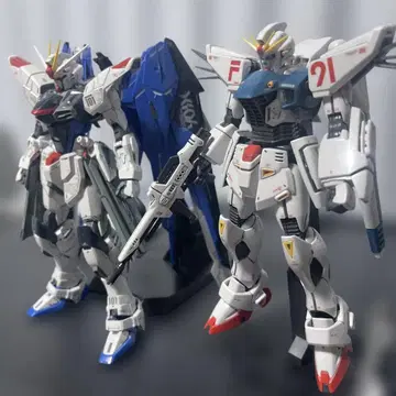 MG 프리덤 건담 Ver.2.0 MG 건담 F91 Ver.2.0의 2체