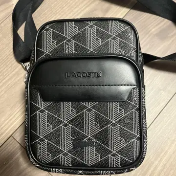 LACOSTE 기하학 패턴 숄더백