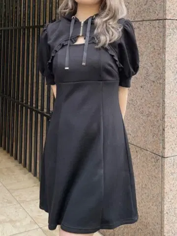 abc une face 블랙 미니 원피스 반팔