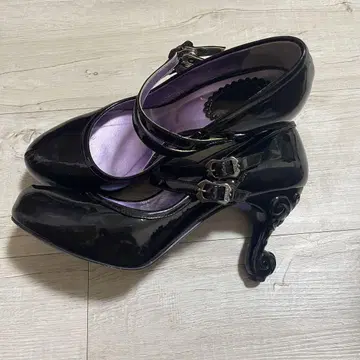 안나수이 고양이 발 펌프스 에나멜