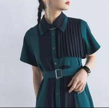 HARE 플라시 플리츠 절개 원피스 그린 x 네이비
