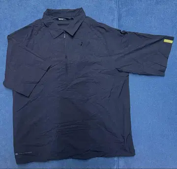 Travis Mathew x JONES 하프 지퍼 T셔츠 M 사이즈