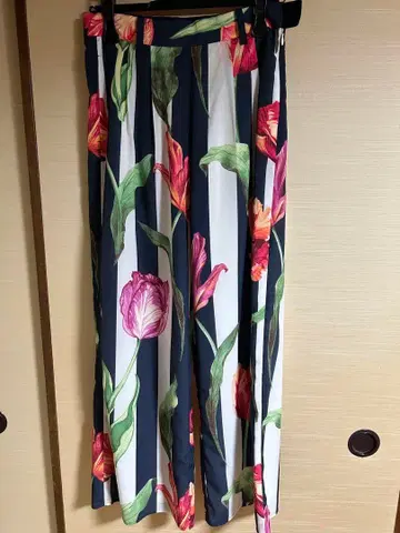 로이스크레용 스트라이프 튤립 패턴 와이드 팬츠