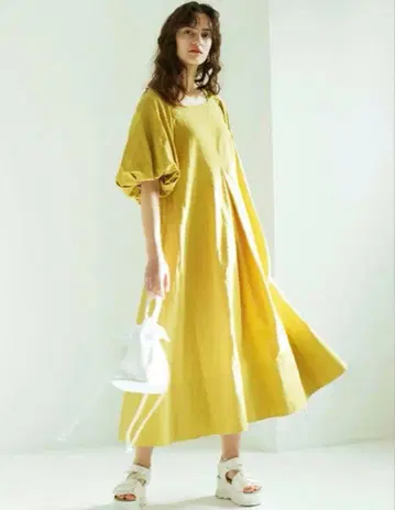 emmi atelier 코튼 볼륨 원피스