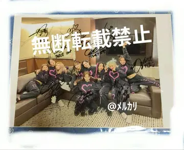 TWICE 사인 포함 사진