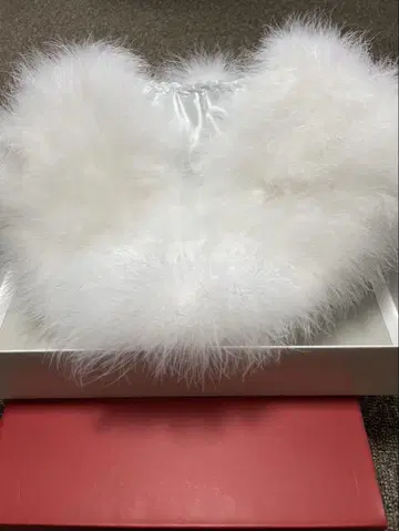 화이트 페더풍 숄
