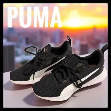 PUMA 블랙/화이트 스니커즈