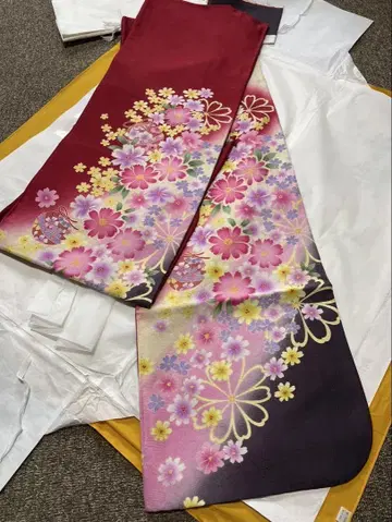 화려한! 후리소데 빨간색 고전 금실 반짝반짝 M 사이즈