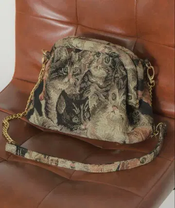 [ 새상품급 ] idem 고양이 패턴 고블랑 가마구치 백