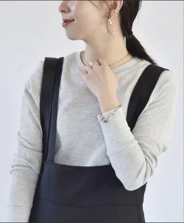quaranciel 와플 크루넥 라운드 헴 티셔츠
