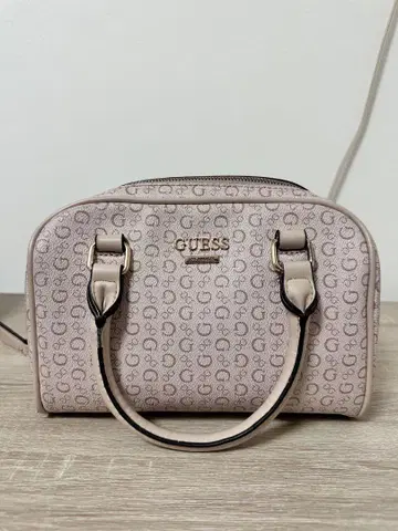 GUESS 미니 보스턴 백 숄더 없음