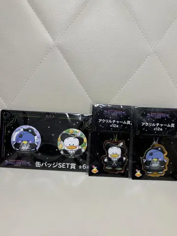 산리오 할로윈 캔 배지 & 아크릴 참 세트