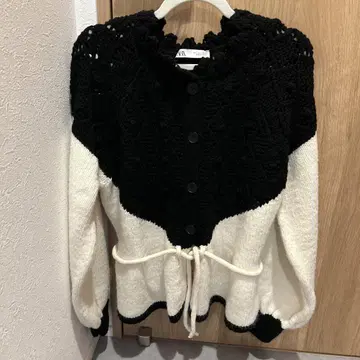 ZARA 페플럼 가디건 블랙/아이보리