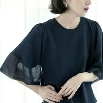 [새상품] OPAQUE.CLIP 시어 플레어 슬리브 니트 네이비 L