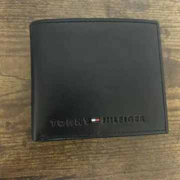 TOMMY HILFIGER 블랙 가죽 접이식 지갑