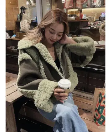 숏 페이크 무스탕 블루종