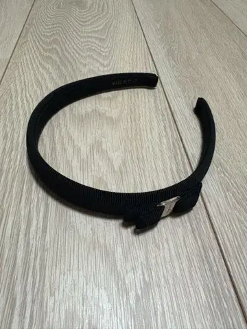 페라가모 머리띠 바라 리본 블랙