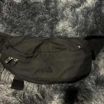 THE NORTH FACE 블랙 숄더백