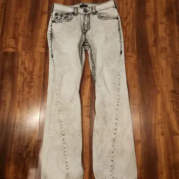 TRUEReligion 플레어 데님 사이즈 32 화이트 데님