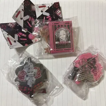 NANA 미니 참 컬렉션 열쇠 달린! 손거울 세트 하치 박스