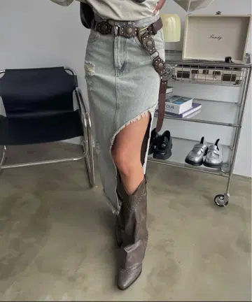 SHAGGIE 샤기 데미지 깊은 슬릿 데님 롱 스커트