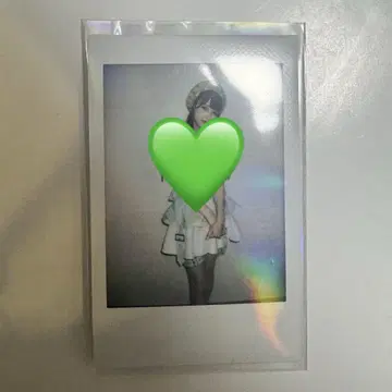 와카바노아 초기 의상 런 폴라로이드
