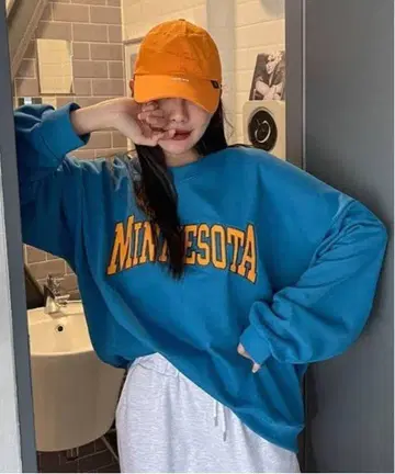 MINNESOTA 오버 사이즈 맨투맨