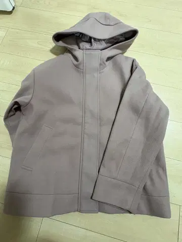 후드 부착 핑크 코트