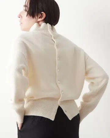 2024년 마르티니크 캐시미어 믹스 울 터틀 골드 버튼