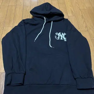 NY 로고 블랙 후드티