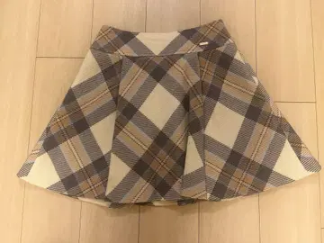 BLUE LABEL CRESTBRIDGE 체크 무늬 플레어 스커트