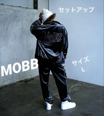 MOBB 벨로아 셋업 블랙