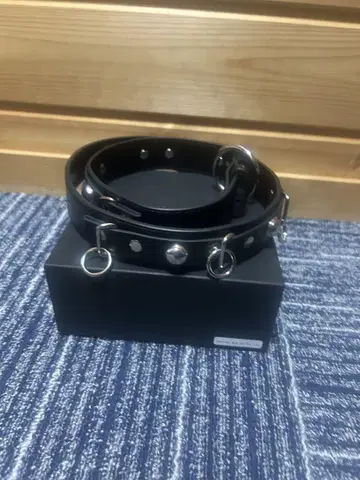 REFLEM 스터드 장식 블랙 벨트