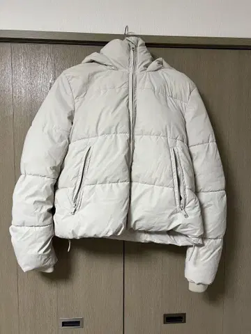 ZARA 숏 기장 다운 화이트 계열 M