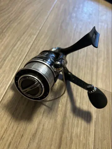 아부 가르시아 MGX2500SH 스피닝 릴 블랙/실버