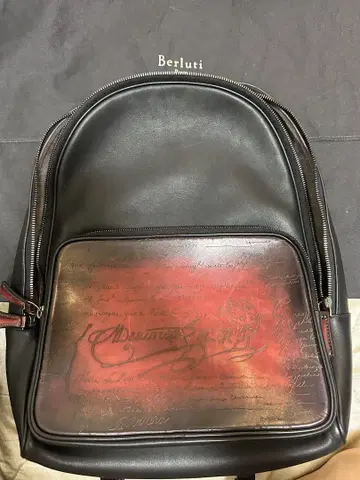 Berluti 가죽 백팩
