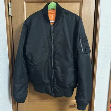 ALPHA INDUSTRIES MA-1 플라이트 자켓
