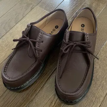 새상품 티롤리안 슈즈 (인조 가죽)