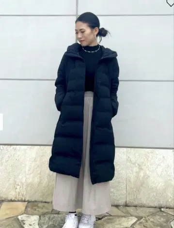유니클로 심리스 다운 롱 코트