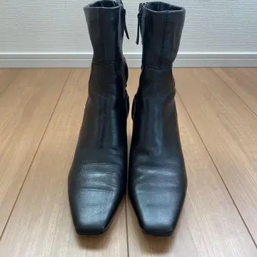 ZARA 블랙 가죽 숏부츠 38