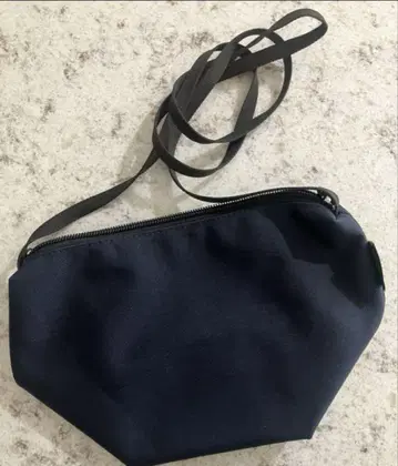 최종 가격 인하. 에르베샤 펠리에 보트형 숄더백 네이비 블루뉴이
