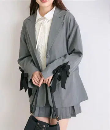 OLIVE des OLIVE 소매 리본 테일러드 자켓 차콜 그레이
