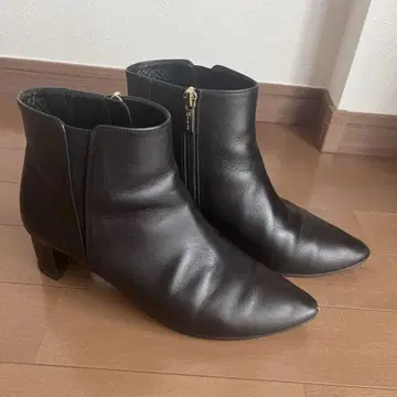 히미코 블랙 가죽 스틸레토 부츠