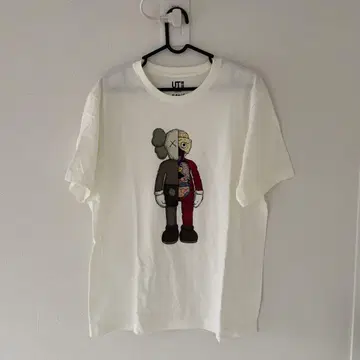 KAWS UNIQLO UT 티셔츠 L 사이즈
