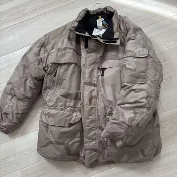 THE NORTH FACE 카모플라쥬 다운 자켓 퍼 없음