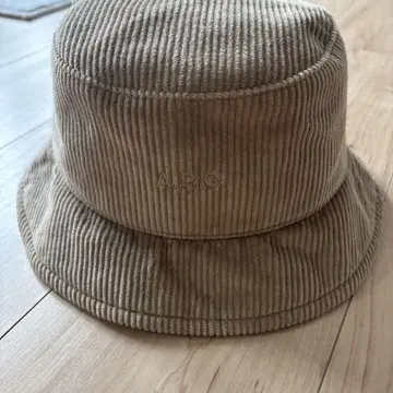 A.P.C 버킷 햇