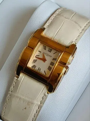 SAINT HONORE PARIS 사토노레 여성용 손목시계 새상품 배터리