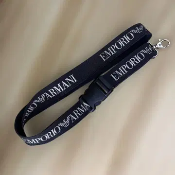 Emporio Armani 블랙 스트랩